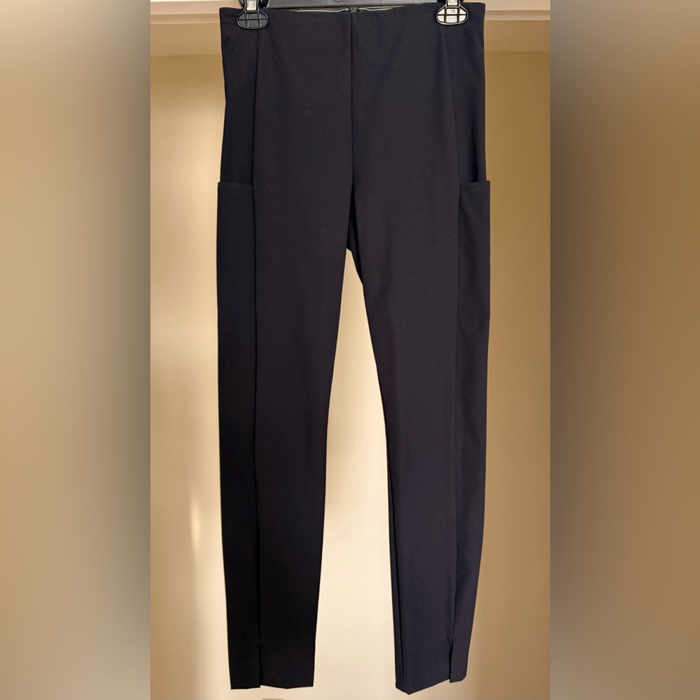 ATHLETA Wander Slim Ankle Pant Black Size 2 Stretch Back Zip Travel